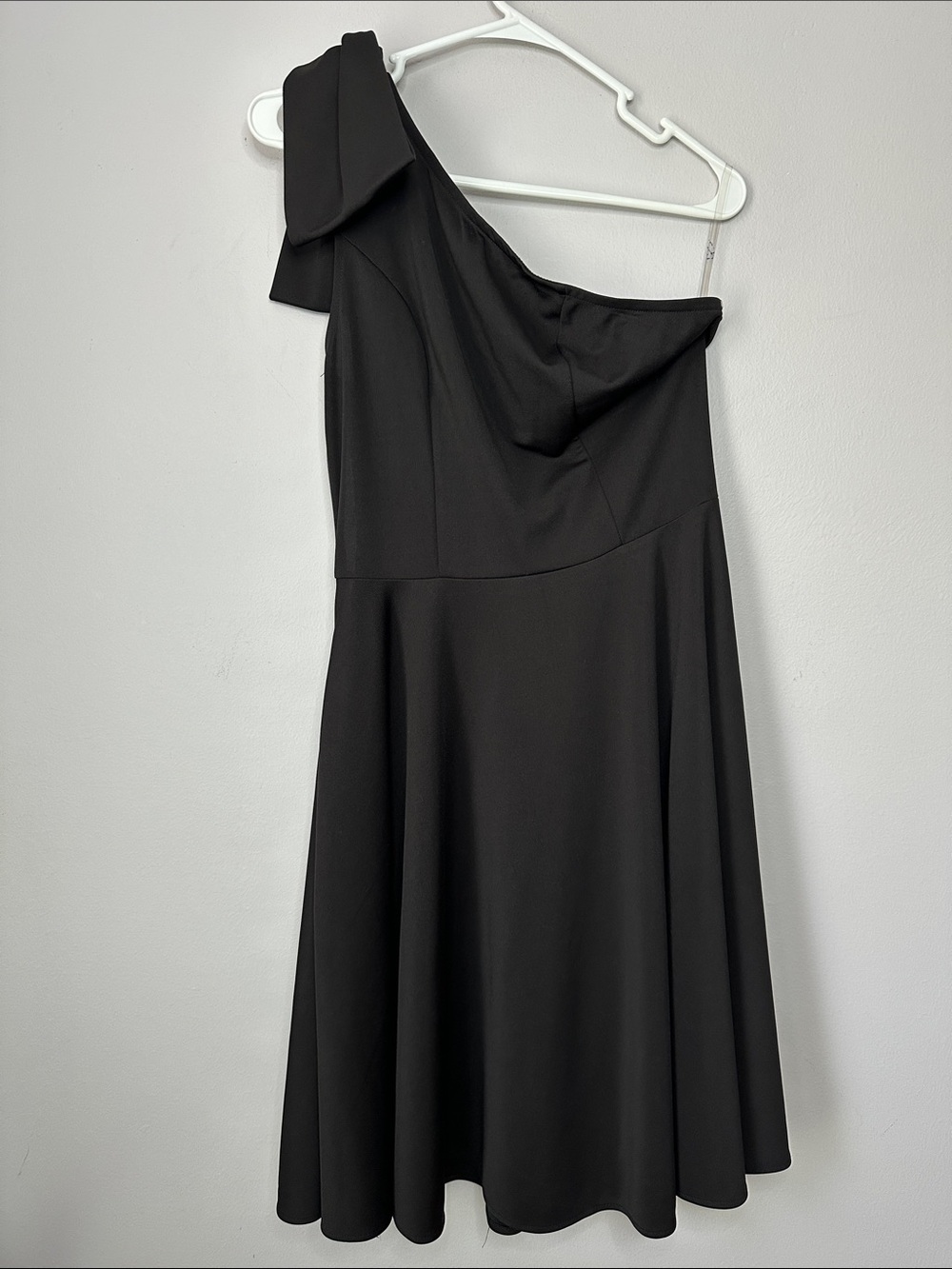 One-Shoulder Black A-Line Dress size M NWT - Picture 1 of 4